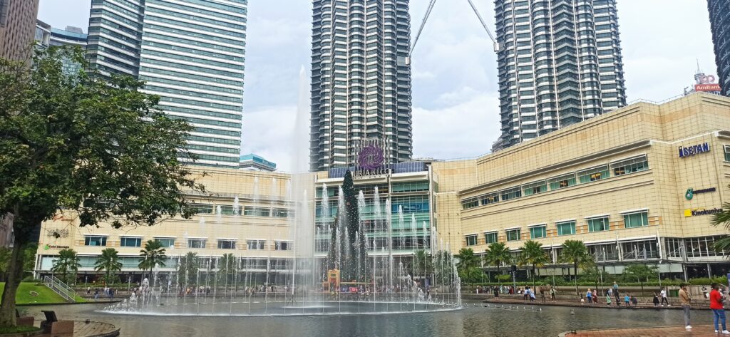 Parque KLCC Suria KLCC, centro comercial de las Torres Petronas